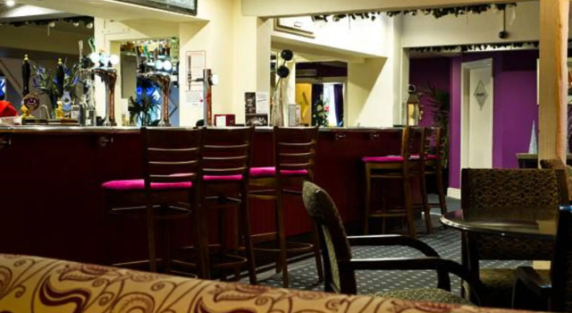 Holt Lodge Hotel, Book Hotel Wrexham Clwyd
