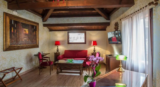 Люкс с террасой Hotel La Fenice et Des Artistes
