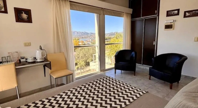 Трёхместный люкс с балконом Villa La Font Apart Hotel & Spa