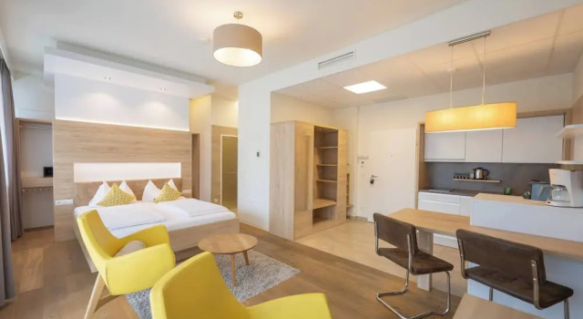 Comfort Studio With King-size Bed for 2 People 24-7 Check-in, Rezerwuj Apartament Hotele w Graz z parkingiem, Parking