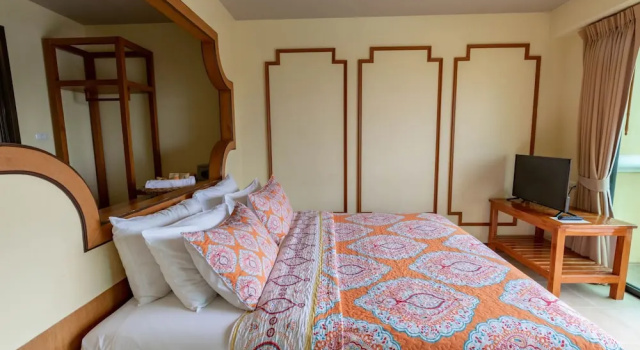 Номер Standard с балконом ROYAL PINEAPPLE HOTEL l a welcome to wealth and good fortune