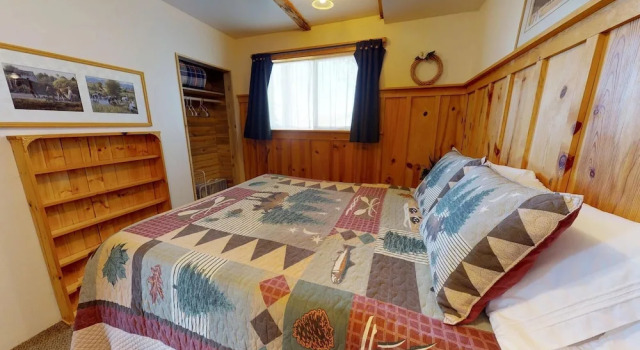 Juniper Ridge Family Cabin, Rezerwuj Dom wakacyjny Hotele w Monument Valley z parkingiem, Parking