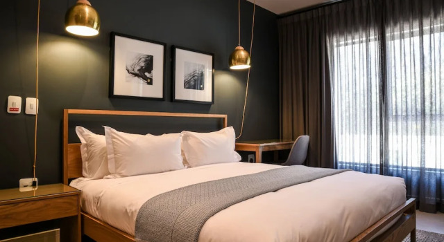 Апартаменты с 2 комнатами с балконом Mint Hotel Sandhurst