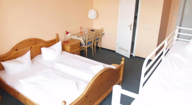 Семейный номер Standard Happy Go Lucky Hotel + Hostel