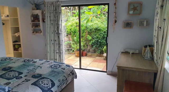 Beautiful Quiet Beach House Set In Coastal Forest, Забронировать Отель Порт-Шепстон Квазулу-Наталь