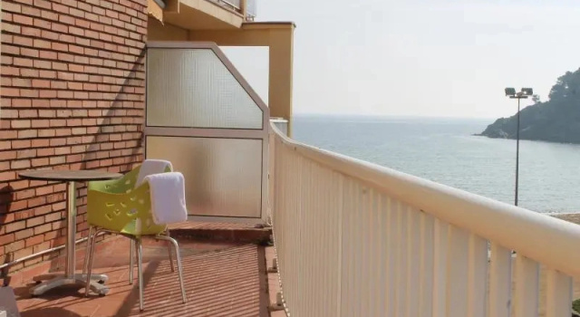 Двухместный номер Standard с балконом Hostal La Fosca