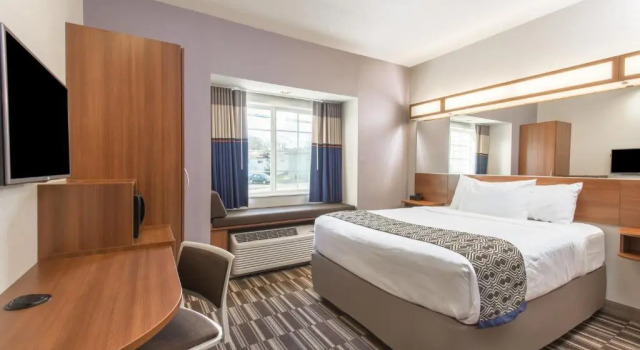 Двухместный номер Deluxe Microtel Inn & Suites by Wyndham Cadiz