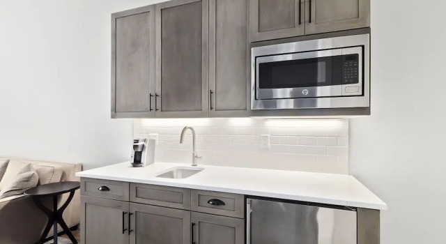 Люкс Luxury Hotel Suites at Vanderbilt