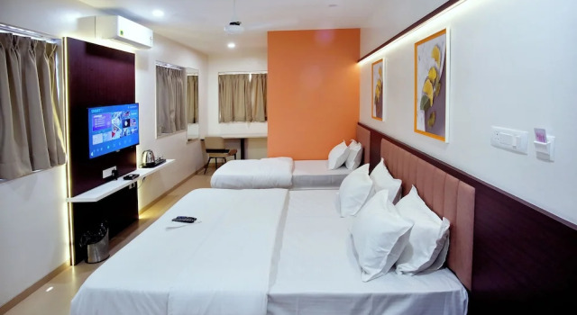 Hotel Haldi, Забронировать Отель Отели Насик 3 звезды, 3*