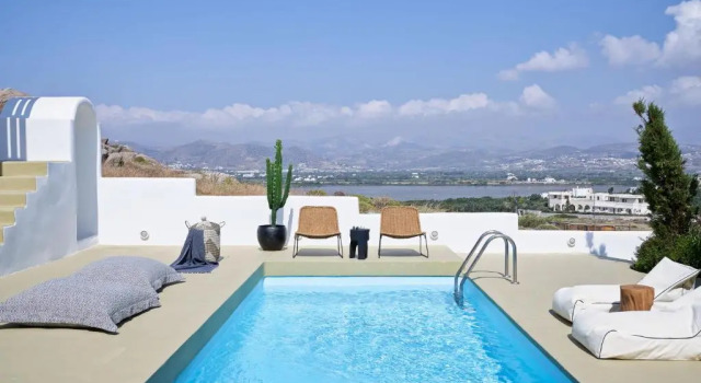 Номер Standard с видом на озеро Naxian Utopia Luxury Villas