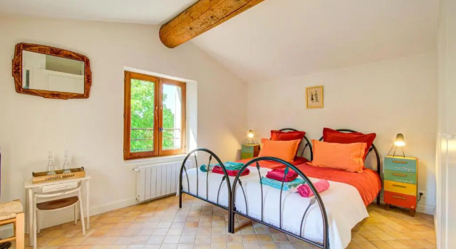 Les Chambres du Perussier, Book Hotel Cucuron Luberon