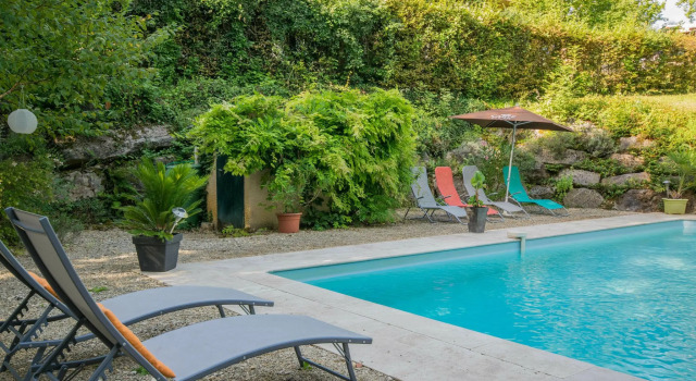 Cosy gite with secluded garden, private swimming pool in beautiful surroundings., Buchen Sie Hotel Saint-Martin-le-Redon Lot