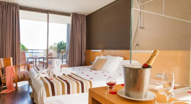 Двухместный номер Superior с видом на море Hotel Restaurant Sant Pol
