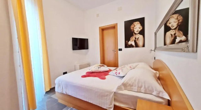 Двухместный номер Economy с балконом и с видом на сад Hotel Sunce