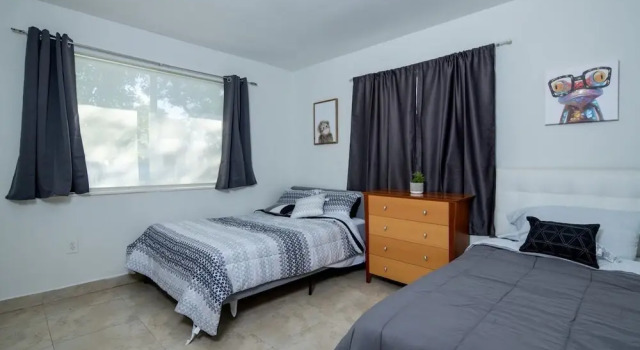 Abundant 3BD Home King Bed Free Parking Wi-fi, Забронировать Отель Отели Miami Metropolitan Area 3 звезды, 3*
