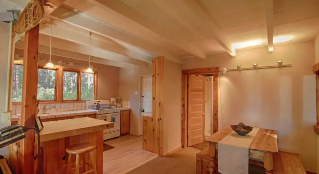 Walk to Garwoods and Beach From Peek-a-view Cabin #124