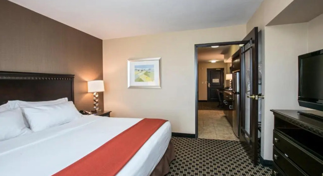 Люкс Holiday Inn Express & Suites - Green Bay East by IHG