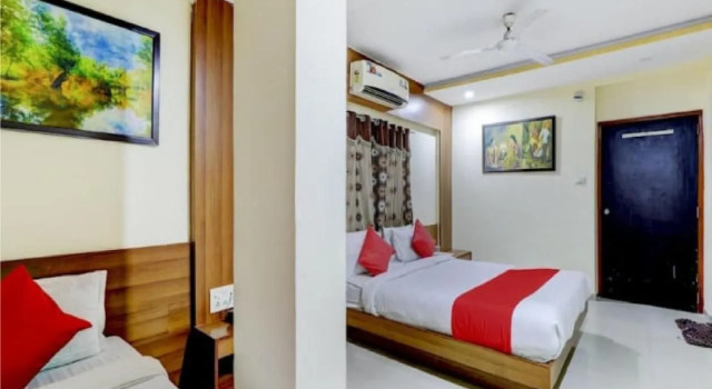 Hotel Krishna Palace Vastrapur, Book Hotel Hoteller i Gujarat med parkering, Parkering