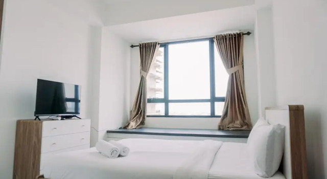 Homey And Comfort Living Studio Collins Boulevard Apartment