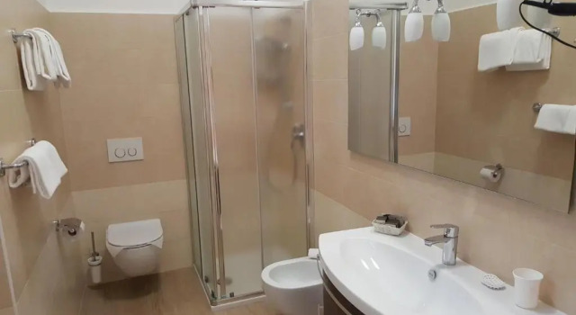 Семейный номер Standard с видом на озеро Hotel Vela dOro Dependence