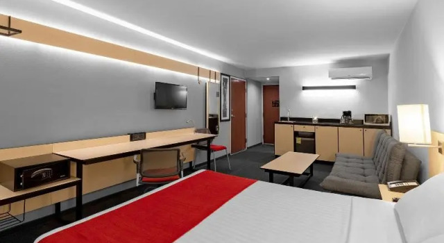 Camera doppia Superior con balcone City Express Plus by Marriott Guadalajara Expo