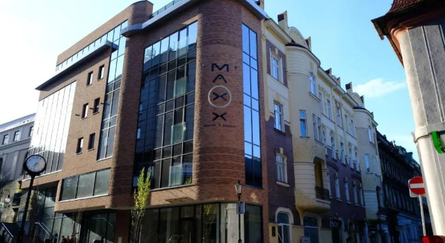 MAXX, Забронировать Отель Отели Бельско-Бялы с парковкой, рядом с Bielska BWA Gallery, Парковка