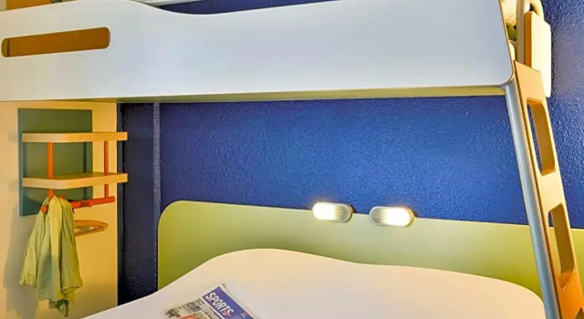 Четырёхместный номер Standard ibis budget Versailles - Trappes