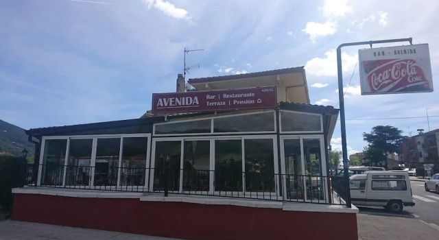 Pension Bar Restaurante Avenida, Забронировать Отель Ла-Адрада Valle del Tiétar, рядом с Замок Ла-Адрада