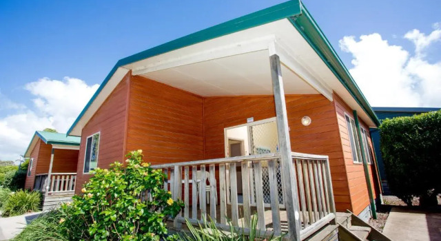 Вилла с красивым видом из окна The Black Dolphin Holiday Park