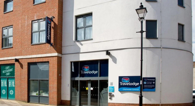 Travelodge Chichester Central, Забронировать Отель Гавань Чичестер Западный Суссекс, рядом с Chichester Train Station
