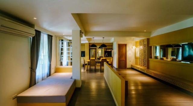 Moon Dragon Hotel