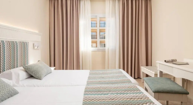 Kahden hengen Huoneisto näköala uima-altaalle Aparthotel Can Picafort Palace
