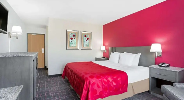 Люкс Clarion Pointe - Greensboro Coliseum Area
