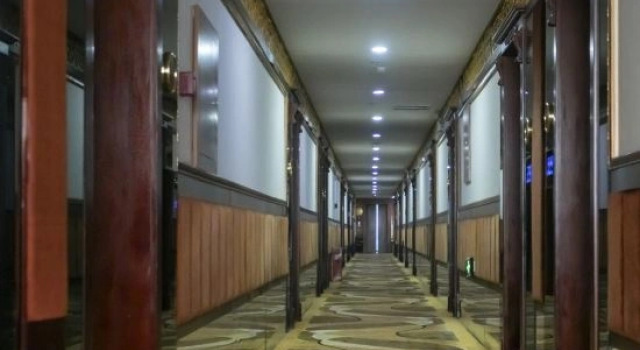 Red Cross Hotel (Tongliao Huolingole Railway Station Huolinhe Night Market Branch), Book Hotel Hoteller i Inner Mongolia med parkering, Parkering