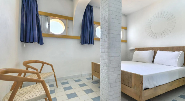 Enjoy a fantastic view from your private pool in the centre of Capoliveri-Tramonto Stella, Book Hotel Capoliveri Elba