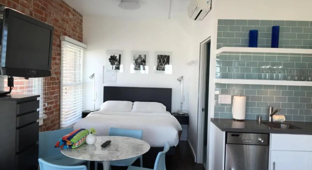 Studio Suite oceanfront Venice Breeze Suites