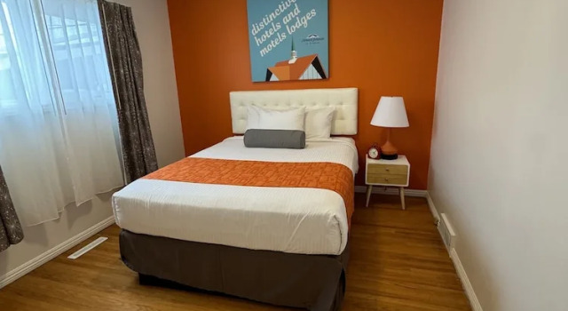 Hojo House Winnipeg, Book Guesthouse Hotels in Manitoba with Parking, Parking