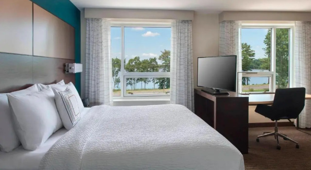Студия с видом на озеро Residence Inn by Marriott Boston Bridgewater