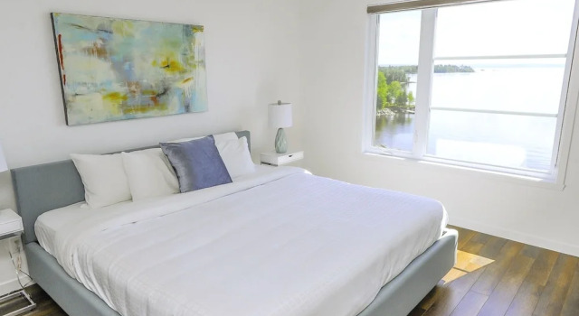 Номер Premium с 2 комнатами с видом на озеро Auberge Des Îles, un hôtel Hyvi
