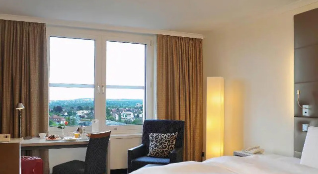 Одноместный номер Standard PULLMAN Stuttgart Fontana