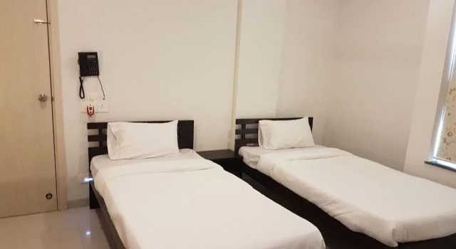 OYO 12227 Hotel Resonare Baner
