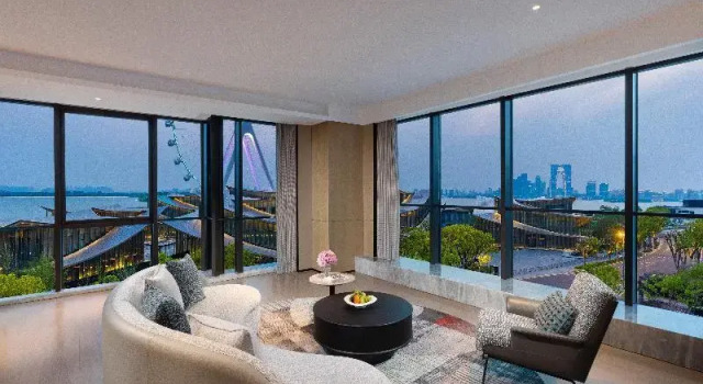 Люкс с видом на озеро Hotel Indigo Suzhou Jinji Lake by IHG