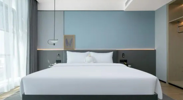 Люкс Standard Country Inn & Suites by Radisson Hotel (Wuhan Tianhe Airport Yufu Road Subway Station)