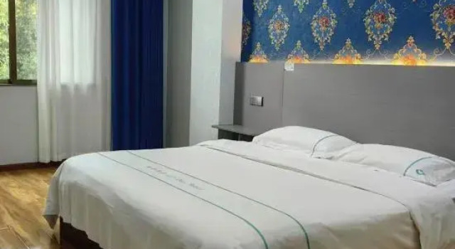 Pu'er Jindu Hotel, Rezerwuj Hotel Hotele w Pu'er z parkingiem, Parking