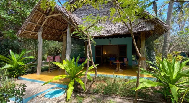 Бунгало Butiama Beach Lodge