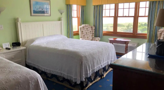 Четырёхместный номер Standard с видом на море Winstead Beach Resort