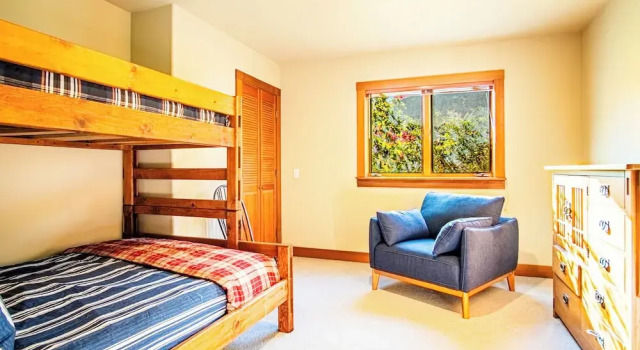 Коттедж Creekside on Quigley - 3BD Private Home on Trails + Hot Tub