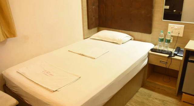 Двухместный номер Deluxe Le Emerald Residency