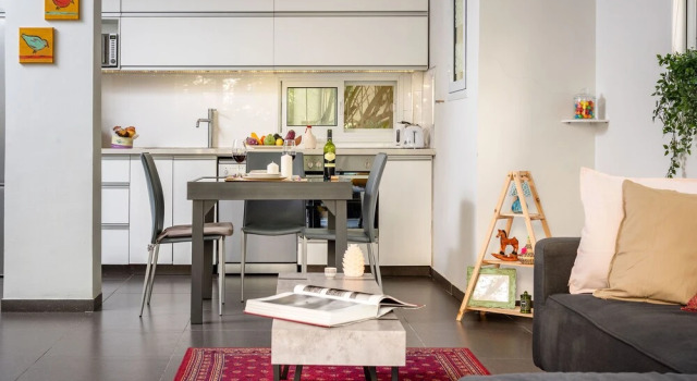 Fantastic 2Bd City Center Apt W Balcony