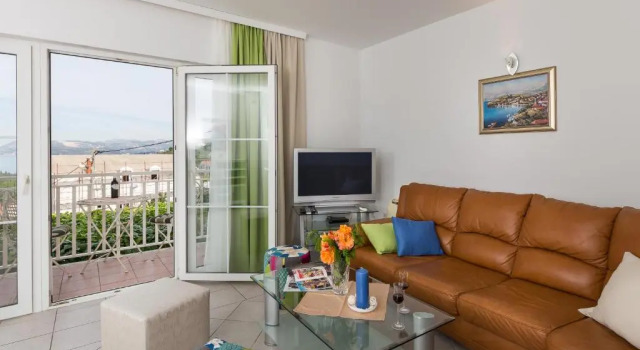 Апартаменты с 3 комнатами с балконом и с видом на море Apartments Orange Tree
